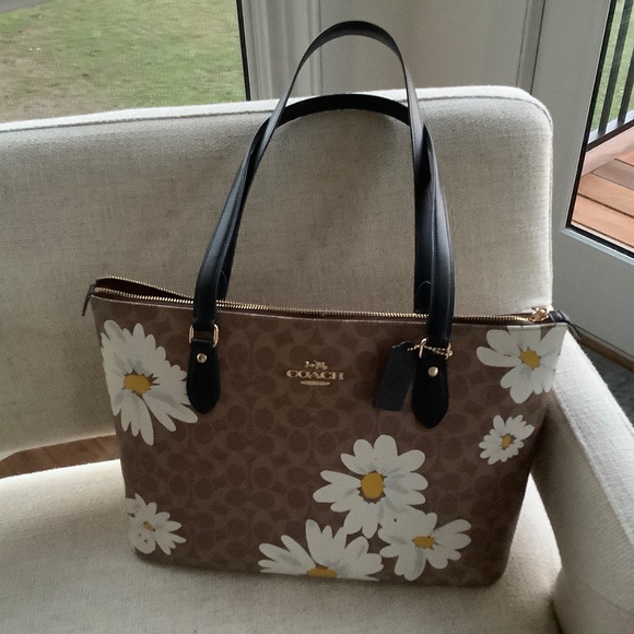 NWT Coach Gallery Tote Bag In Signature Canvas With Floral Print - Picture 1 of 6